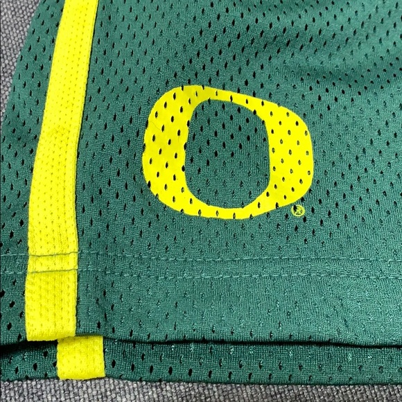 NWOT Oregon Ducks Nike basketball shorts - Picture 2 of 7